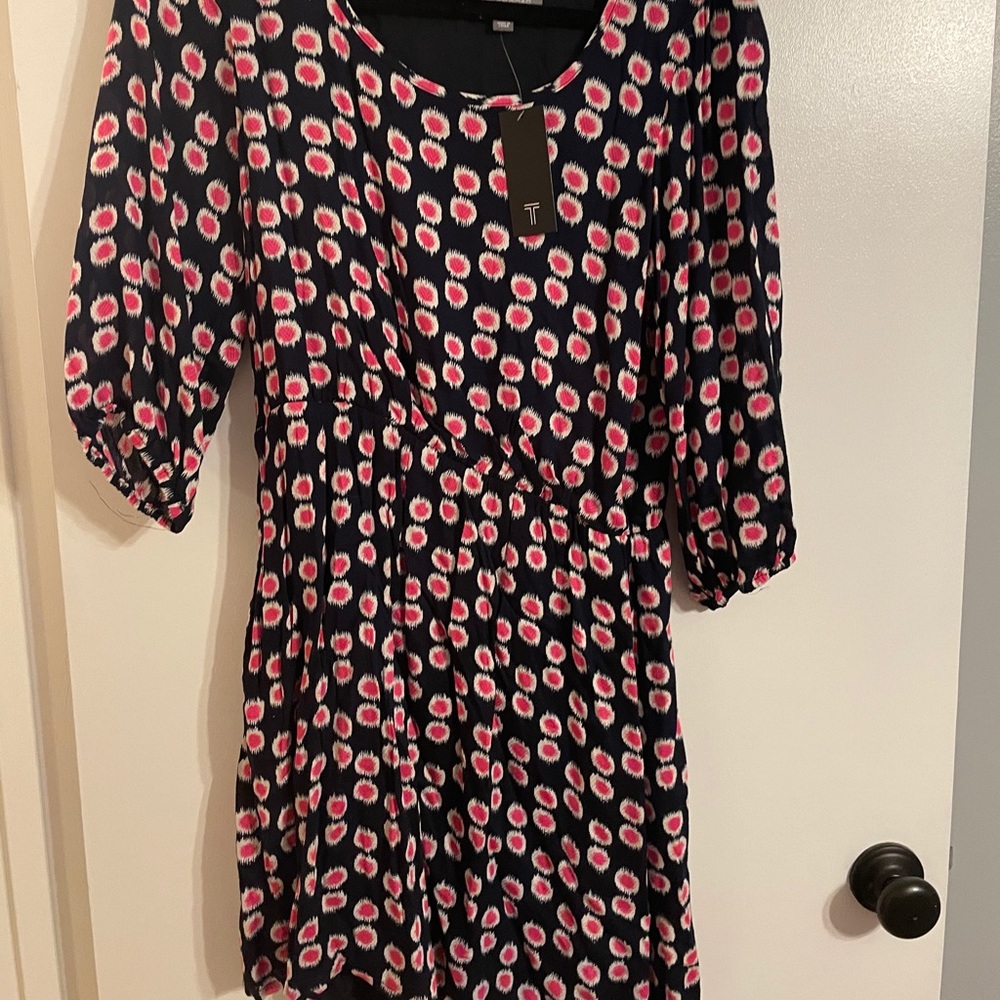 Mid arm sleeved dress, navy blue with pink dots